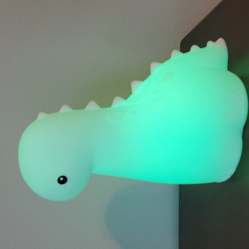 LED Color Changing Tap Light - Picture 11 of 12